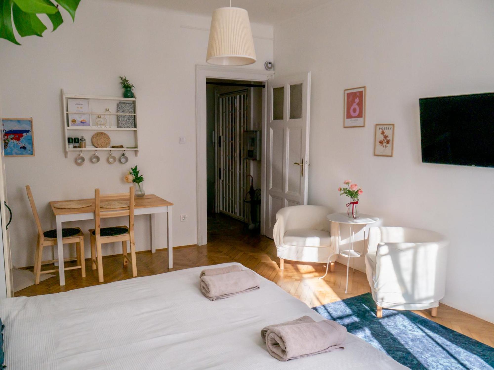 Quiet Near Buda Castle Apartament *